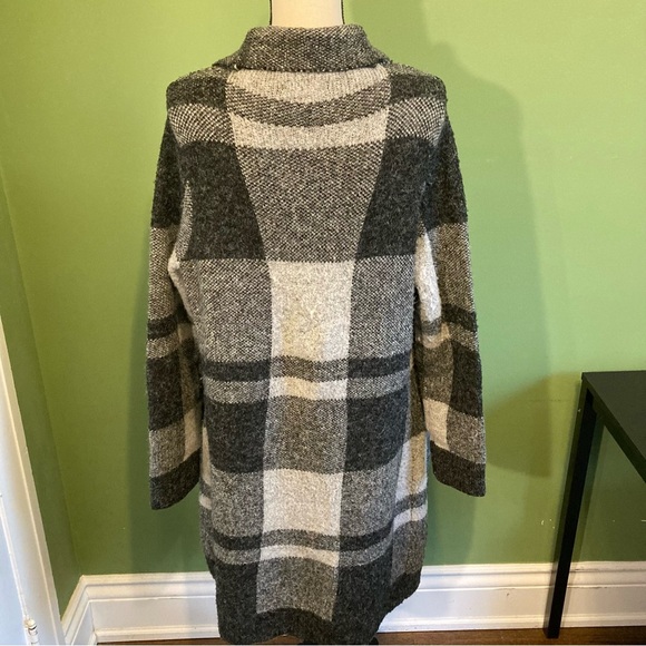 Cyrus Black Gray Plaid Cardigan - Picture 3 of 7